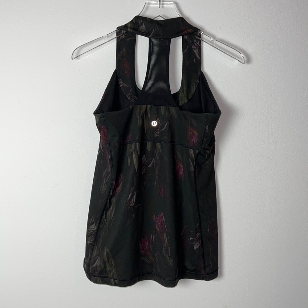 LULULEMON Scoop Neck Tank 8? Racerback - Picture 6 of 7